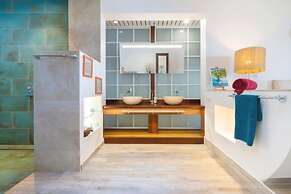 Luxurious 4BR Villa in Moorea