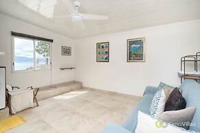 Seaside Serenity 2BR Oasis on Enchanting Moorea