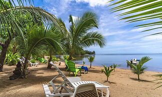 Chic Beachside Retreat