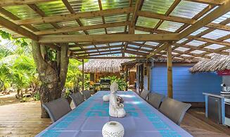 Exquisite Bungalow With Beachfront Jacuzzi