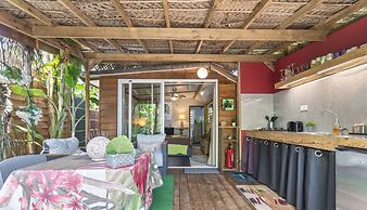Exquisite Bungalow With Beachfront Jacuzzi