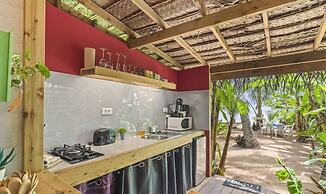 Exquisite Bungalow With Beachfront Jacuzzi