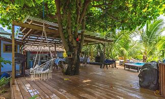 Exquisite Bungalow With Beachfront Jacuzzi