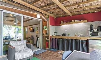 Exquisite Bungalow With Beachfront Jacuzzi