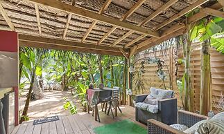 Exquisite Bungalow With Beachfront Jacuzzi