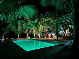 Romantic Beachfront Escape With Modern Comforts