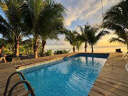 Romantic Beachfront Escape With Modern Comforts