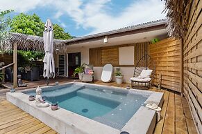 Beachfront 4BR Home With Pool in Moorea