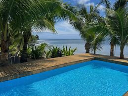Beachfront 4BR Home With Pool in Moorea
