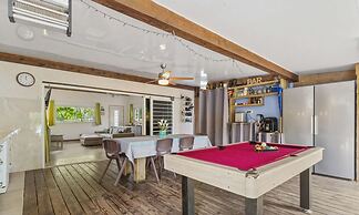 Beachfront 4BR Home With Pool in Moorea