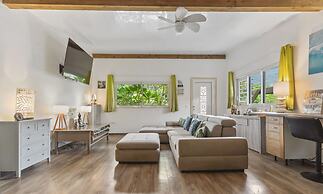 Beachfront 4BR Home With Pool in Moorea