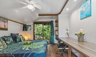 Beachfront 4BR Home With Pool in Moorea