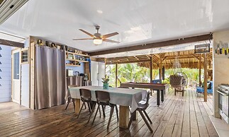 Beachfront 4BR Home With Pool in Moorea