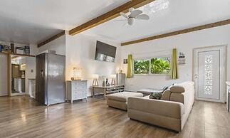 Beachfront 4BR Home With Pool in Moorea