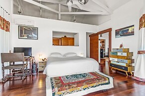 3BR Villa M Mento With Infinity Pool
