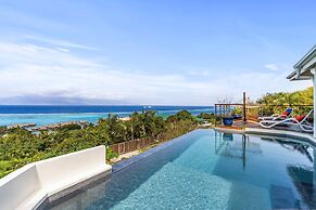 3BR Villa M Mento With Infinity Pool