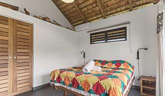 Seaside Paradise 6BR Beachfront Haven in Moorea