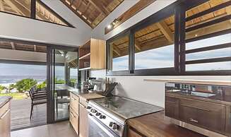 Seaside Paradise 6BR Beachfront Haven in Moorea
