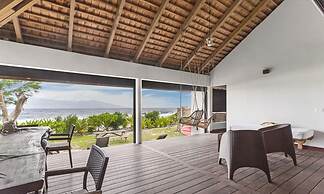 Seaside Paradise 6BR Beachfront Haven in Moorea