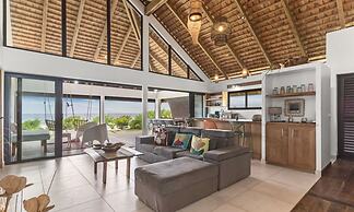 Seaside Paradise 6BR Beachfront Haven in Moorea