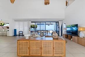 Spacious 3BR Oceanfront Retreat Paea Tahiti