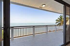 Spacious 3BR Oceanfront Retreat Paea Tahiti