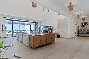 Spacious 3BR Oceanfront Retreat Paea Tahiti