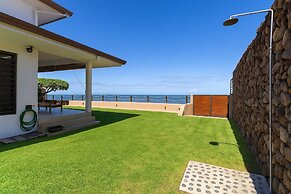 Spacious 3BR Oceanfront Retreat Paea Tahiti