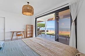 Spacious 3BR Oceanfront Retreat Paea Tahiti