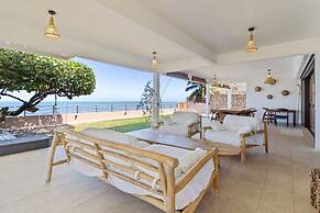Spacious 3BR Oceanfront Retreat Paea Tahiti