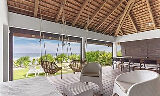 Seaside Haven Expansive 3BR Villa in Moorea