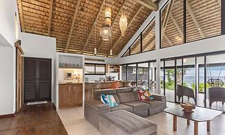 Seaside Haven Expansive 3BR Villa in Moorea