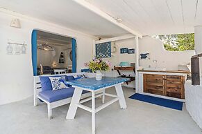 Seaside Air-conditioned Bungalow Tamara