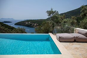 Villa Dara AND Todd in Sivota
