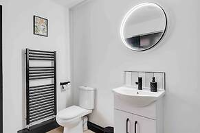 3 Mins to Stadium W M Dishwasher Sofa Bed