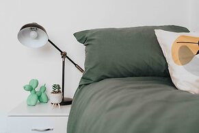 3 Mins to Stadium W M Dishwasher Sofa Bed