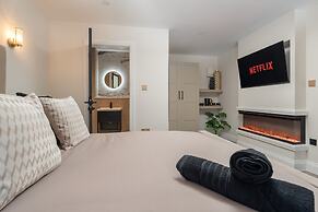 Bold St Aparthotel Book Individually or Book 8!