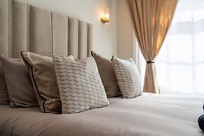 Bold St Aparthotel Book Individually or Book 8!