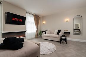 Bold St Aparthotel Book Individually or Book 8!