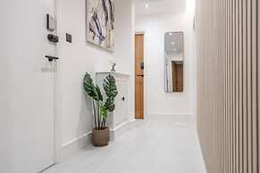 Work Desk Private Ensuite Minifridge Parking