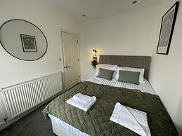 Woolton Washer Dryer Sofa Bed Free Parking