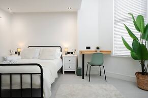 Kitchenette W M Sofa Bed Ensuite Parking