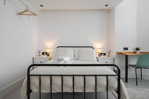 Kitchenette W M Sofa Bed Ensuite Parking
