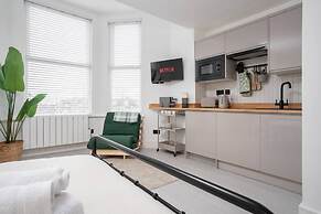 Kitchenette W M Sofa Bed Ensuite Parking