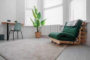 Kitchenette W M Sofa Bed Ensuite Parking
