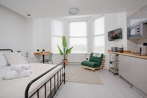 Kitchenette W M Sofa Bed Ensuite Parking