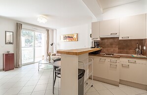 One Bedroom Flat Near Monaco