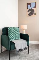 Perfect Booking 3 Bed Spacious Parking