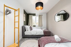 Perfect Booking 3 Bed Spacious Parking