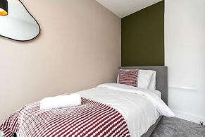 Perfect Booking 3 Bed Spacious Parking